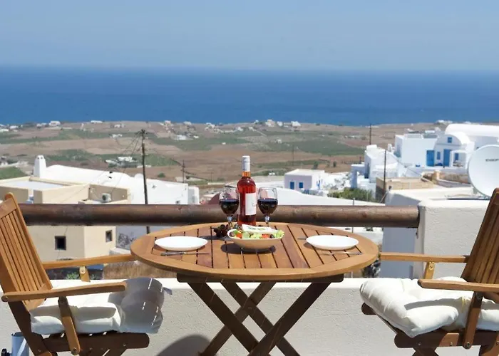 Red Stone Guest house Oia (Santorini)