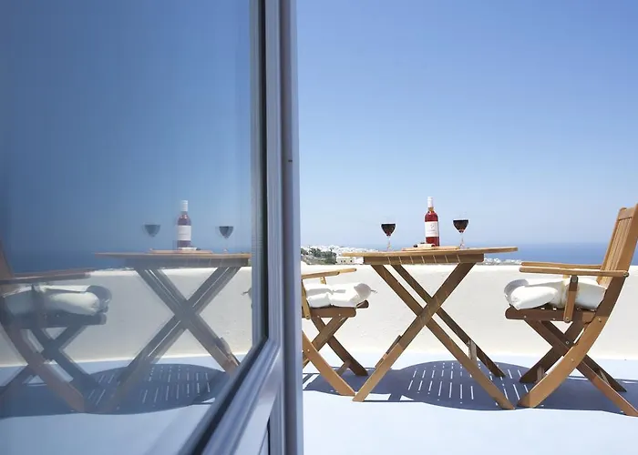 Red Stone * Oia (Santorini)